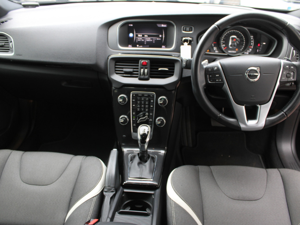 2019 Volvo V40