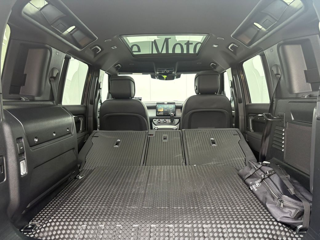 2025 Land Rover Defender 110