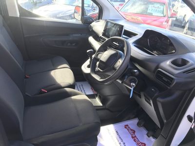 2022 Peugeot Partner