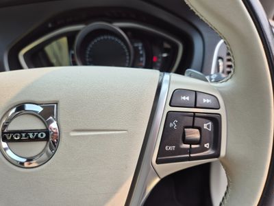 2020 Volvo V40