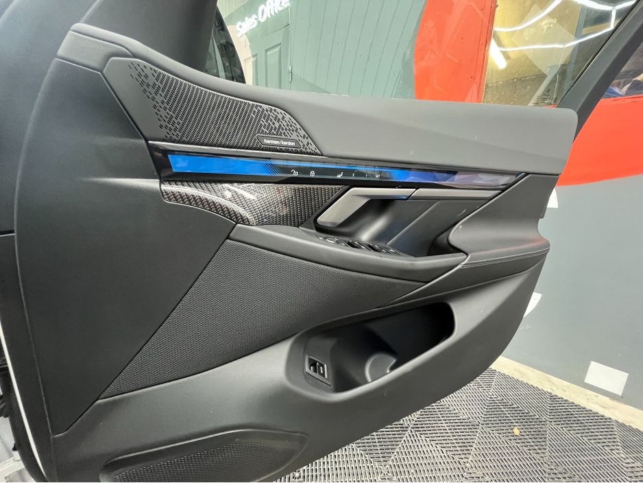 2025 BMW i5