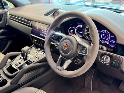 2023 Porsche Cayenne