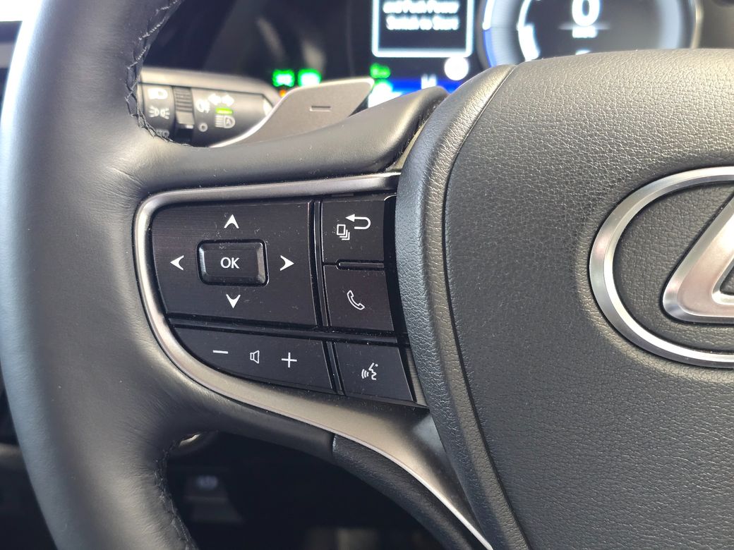 2025 Lexus ES 300h
