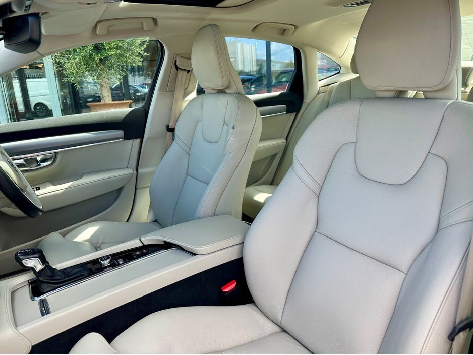 2021 Volvo S90