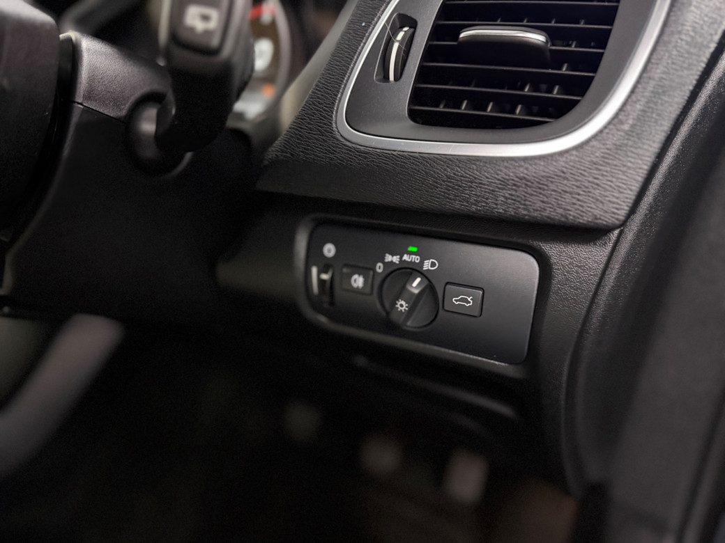 2018 Volvo V40