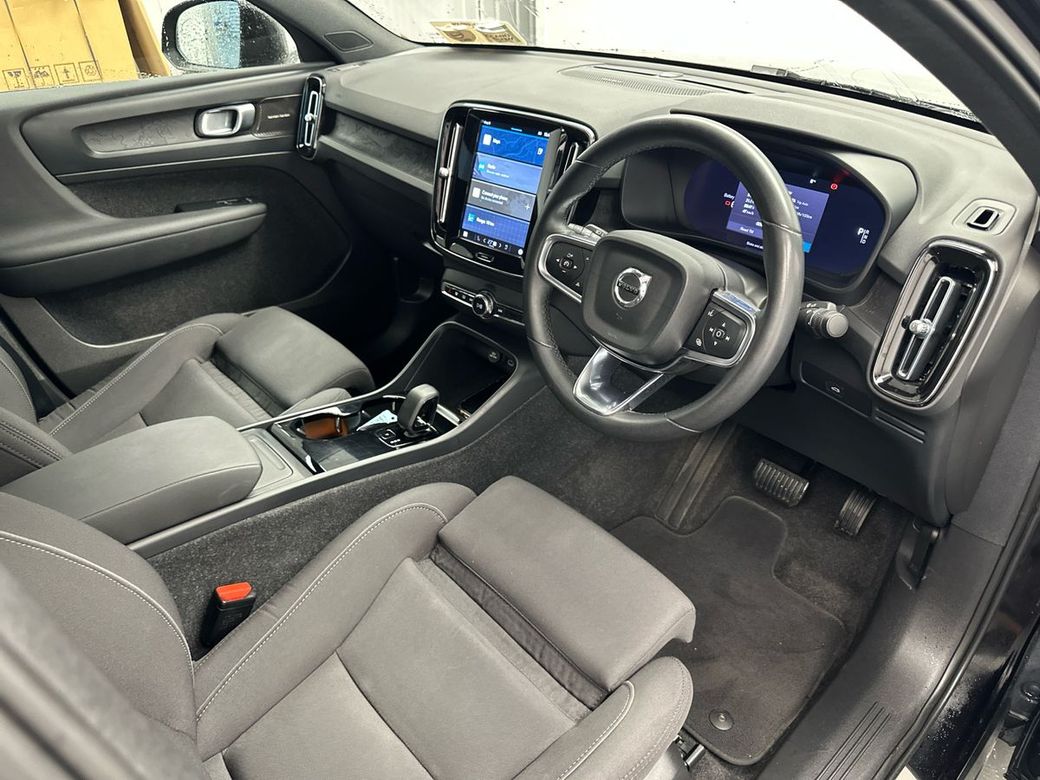 2023 Volvo C40