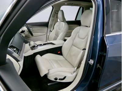 2023 Volvo XC90