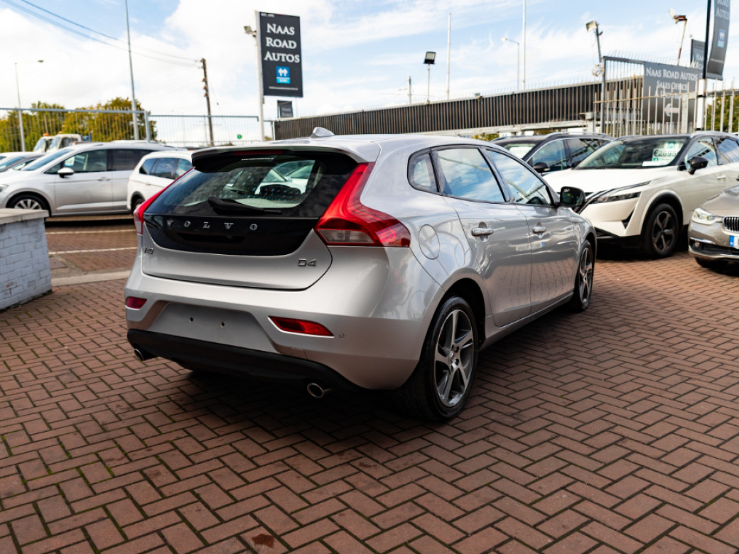 2016 Volvo V40