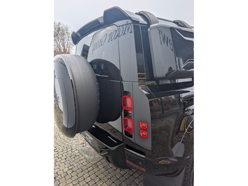 2025 Land Rover Defender