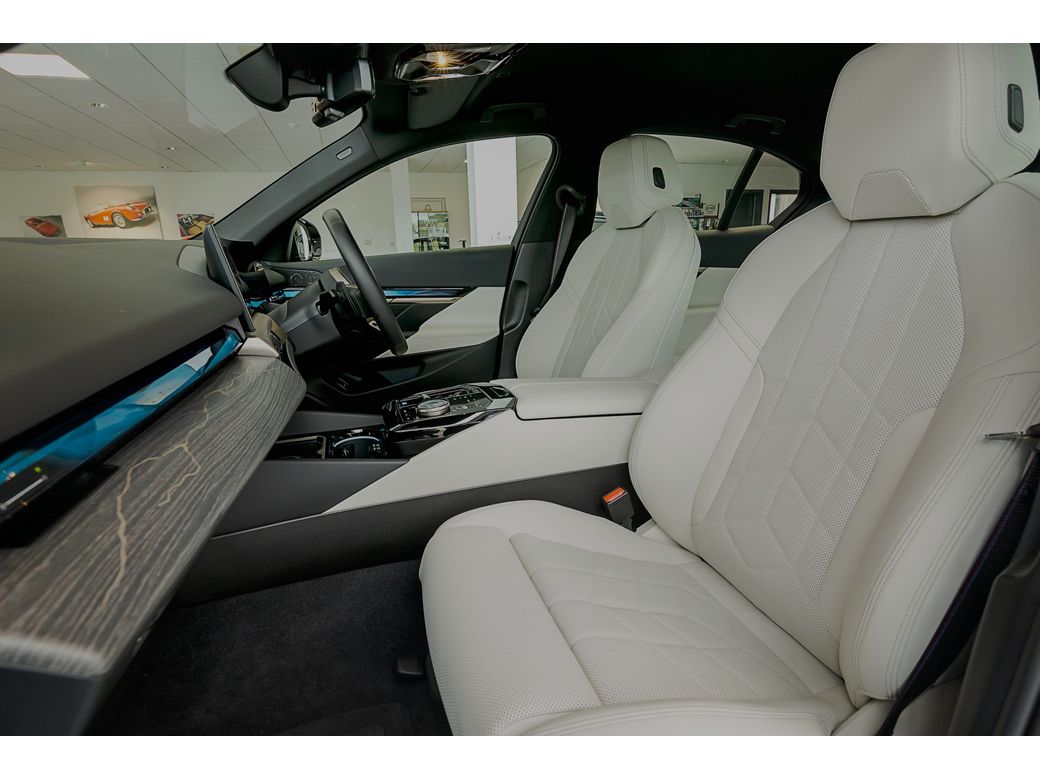 2025 BMW i5
