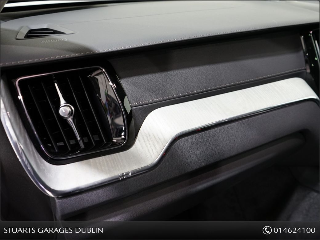2025 Volvo XC60
