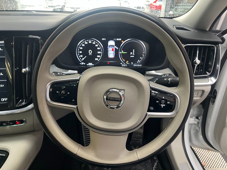 2020 Volvo V60