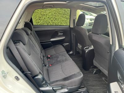 2015 Toyota Prius Alpha