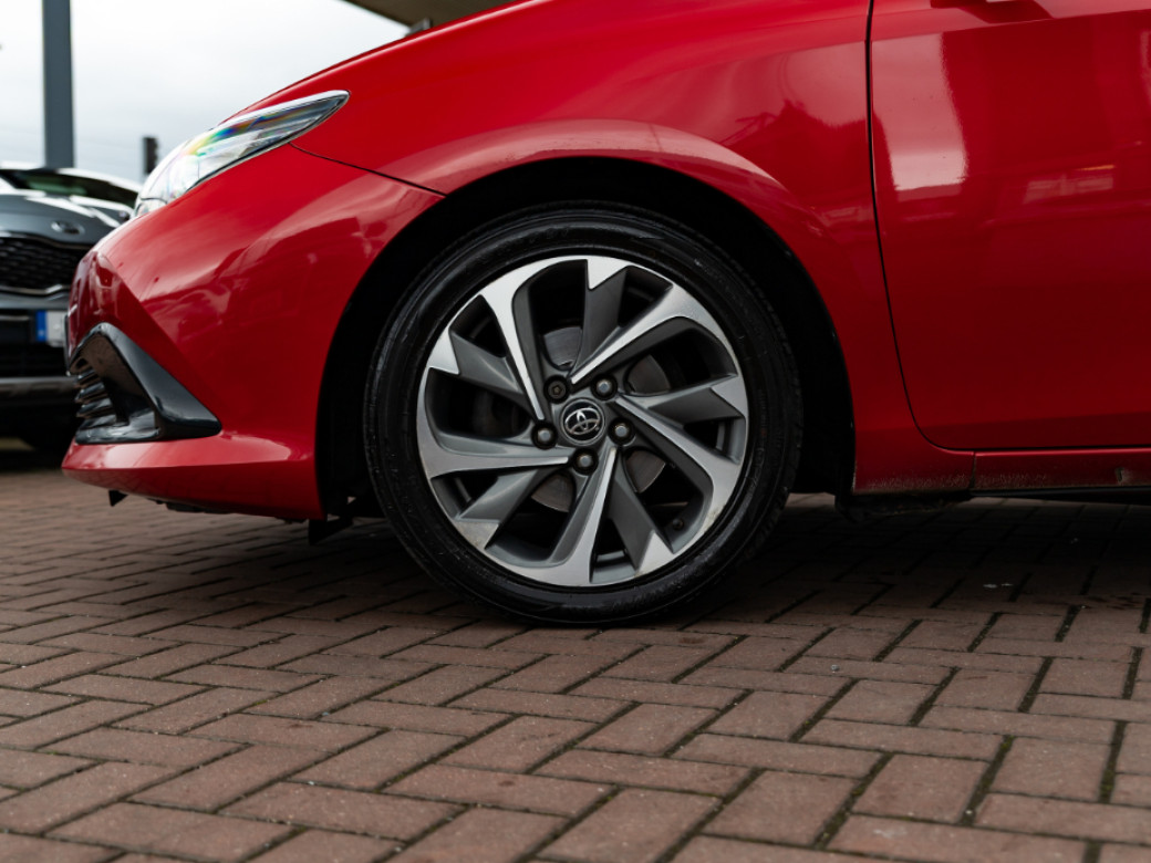 2016 Toyota Auris