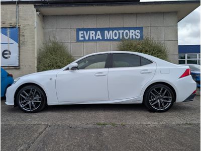 2015 Lexus IS 300h