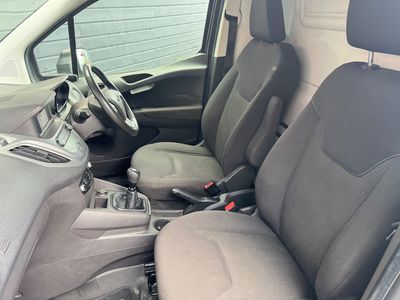 2020 Ford Transit Courier
