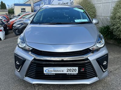 2020 Toyota Prius Alpha