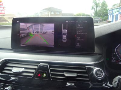 2021 BMW 520