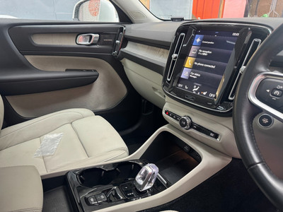 2020 Volvo XC40