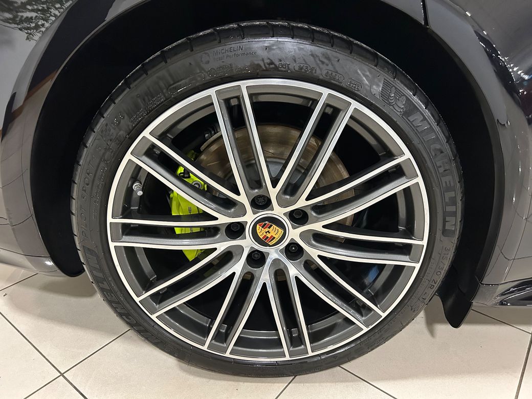 2023 Porsche Panamera