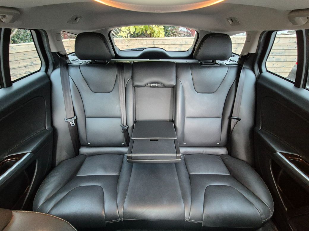 2017 Volvo V60 Cross Country