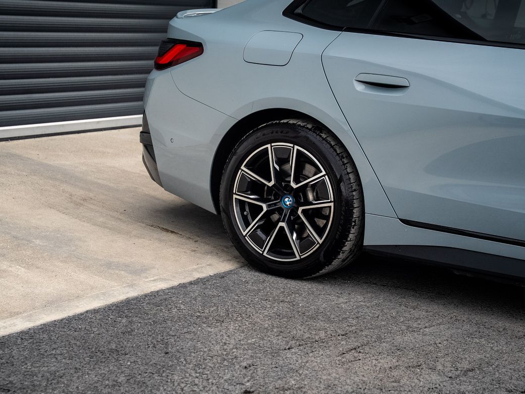 2023 BMW i4