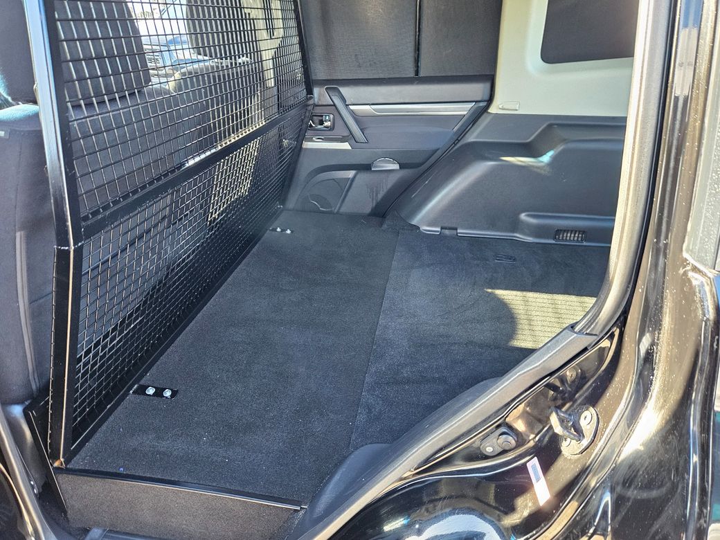 2015 Mitsubishi Pajero