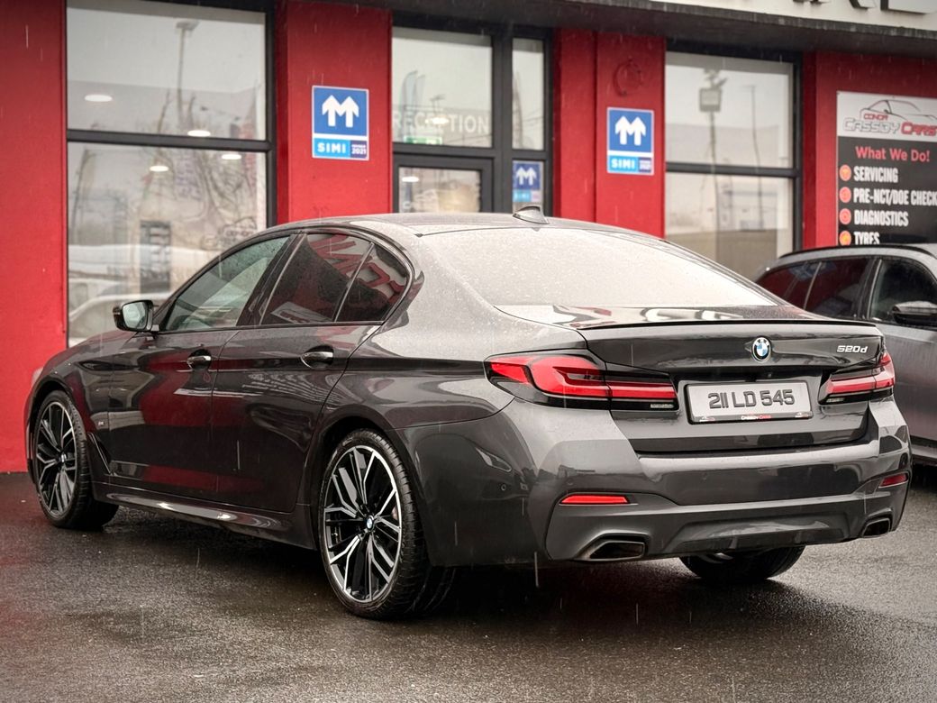 2021 BMW 520