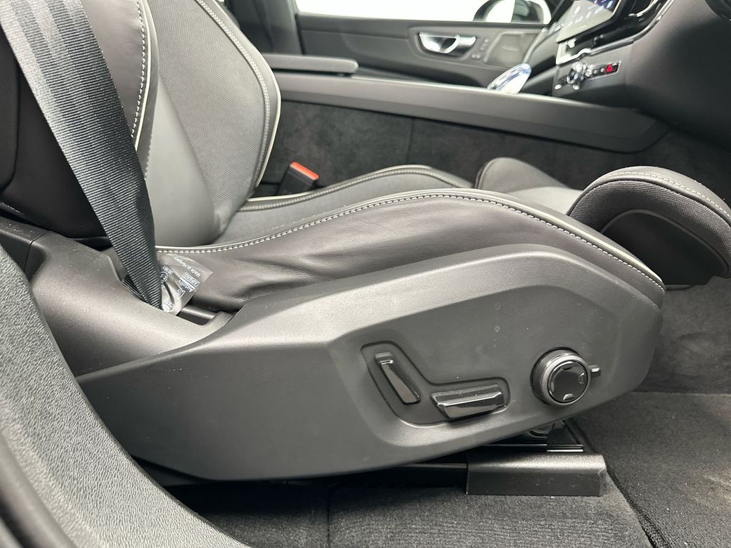 2025 Volvo XC60