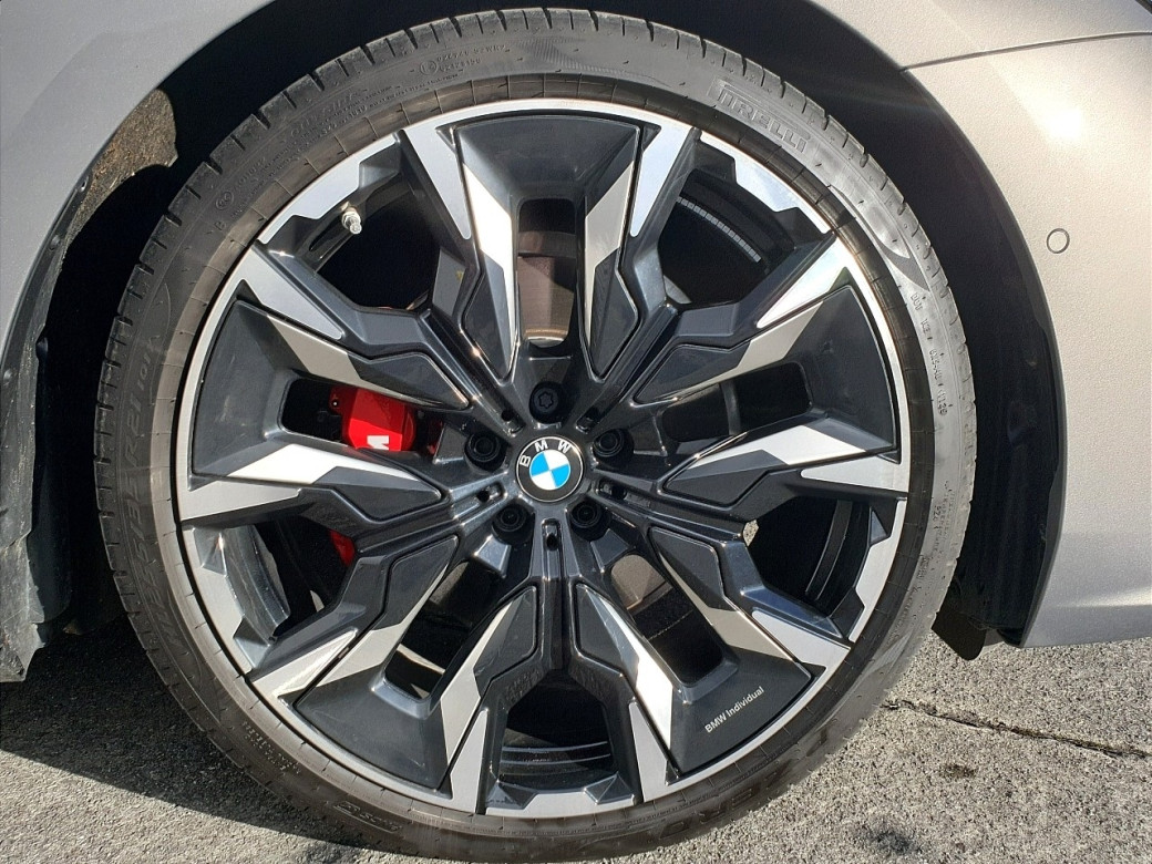 2025 BMW 530