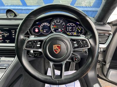 2018 Porsche Panamera