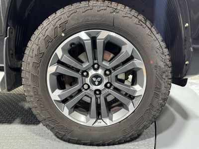 2020 Mitsubishi L200