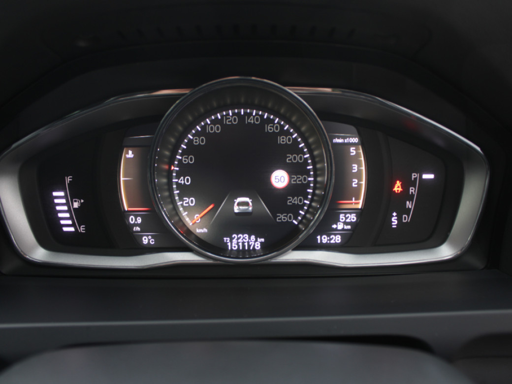 2016 Volvo V60 Cross Country