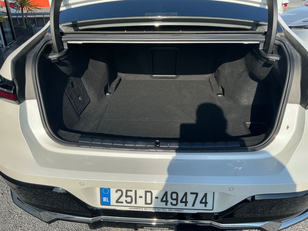 2025 BMW i7