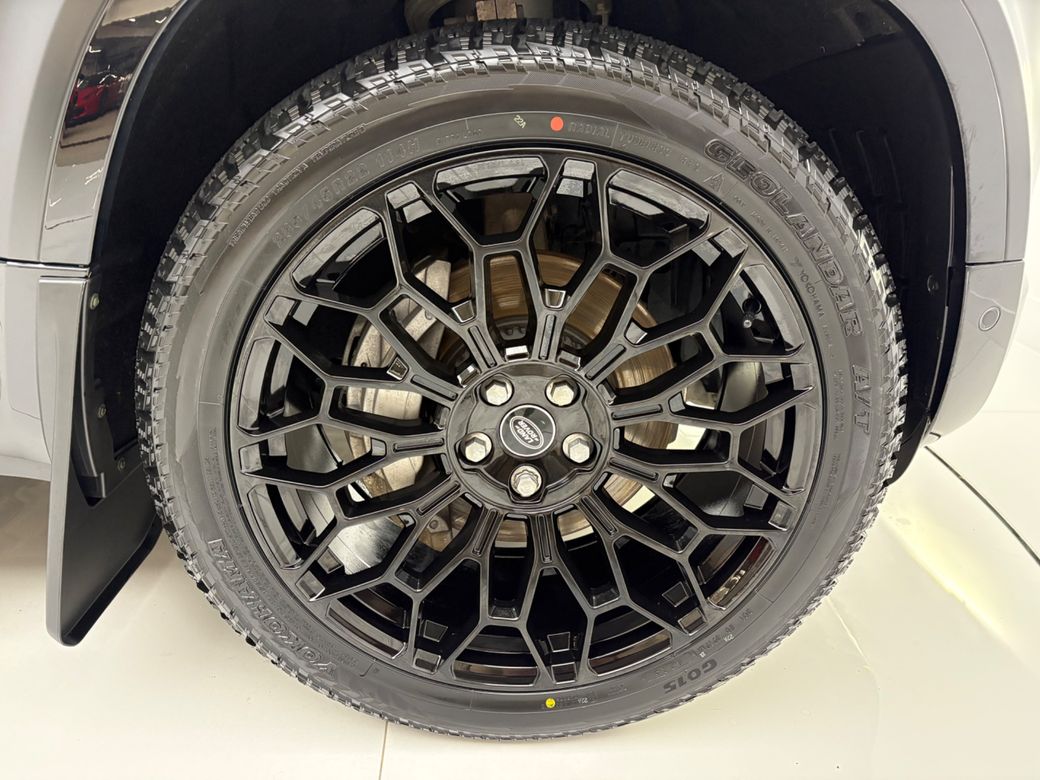 2025 Land Rover Defender