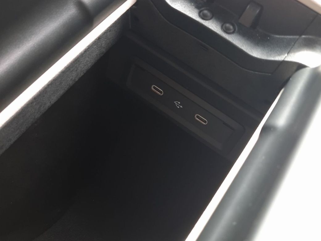 2025 Mercedes-Benz GLB Class