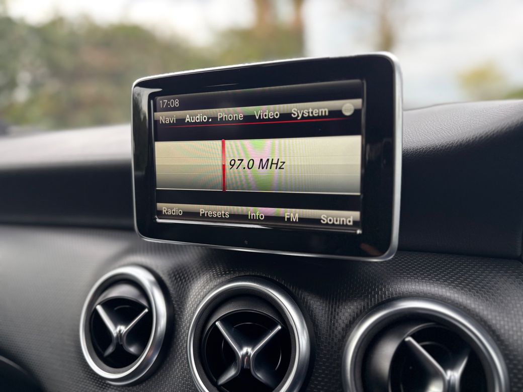 2014 Mercedes-Benz A 180