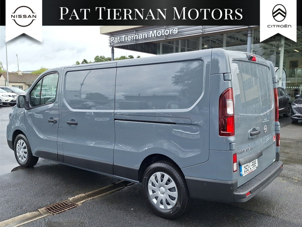 2025 Nissan Primastar