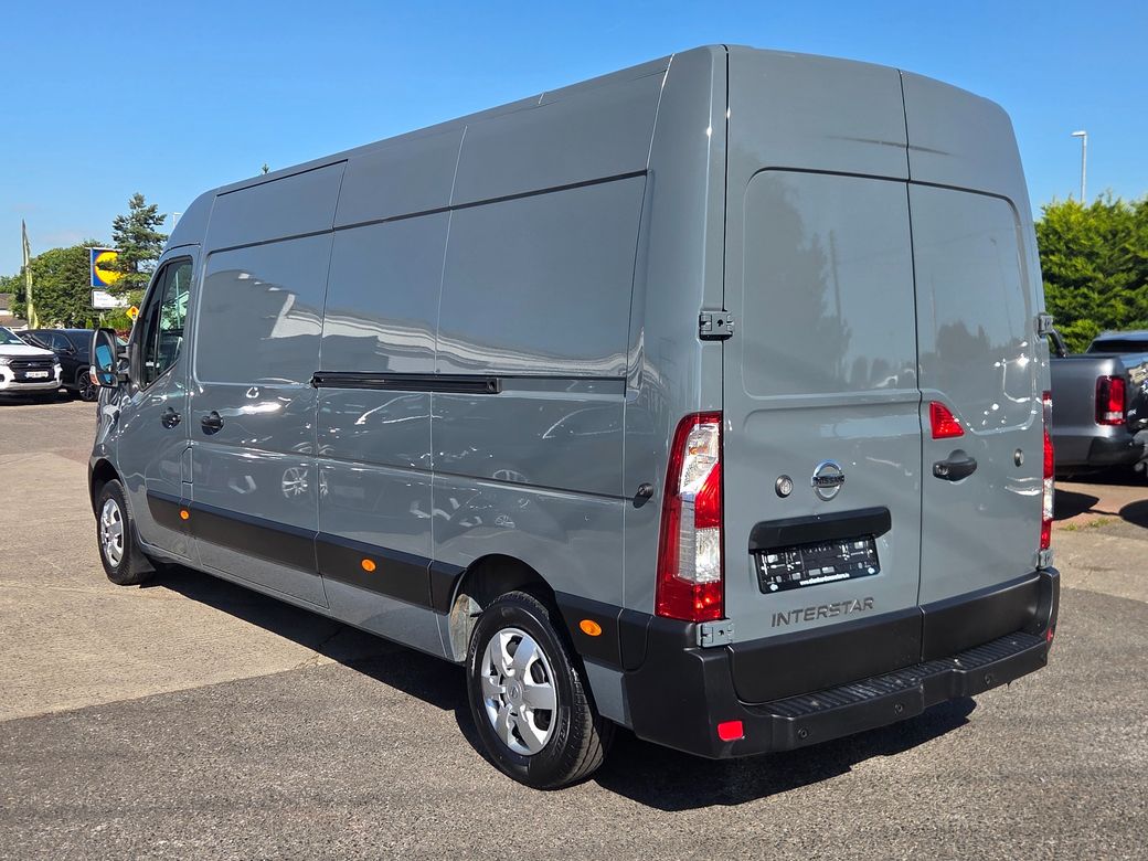 2022 Nissan Interstar