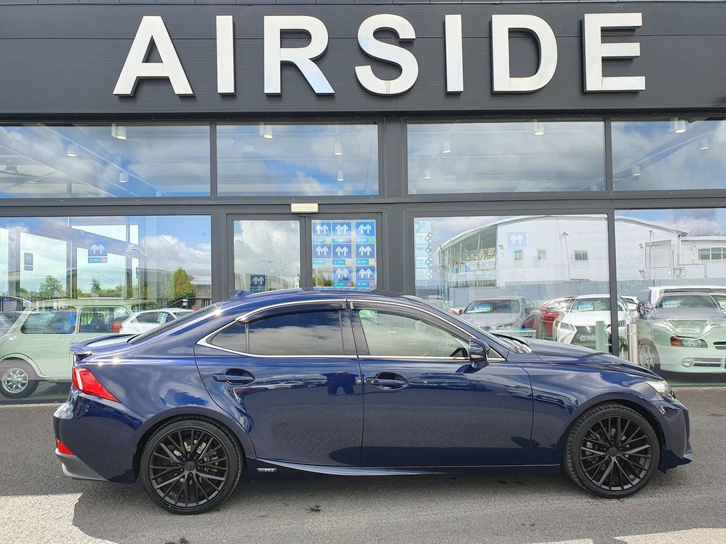 2014 Lexus IS 300h
