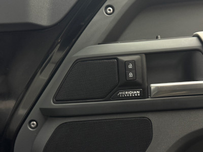 2025 Land Rover Defender