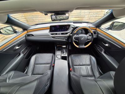 2020 Lexus ES 300h