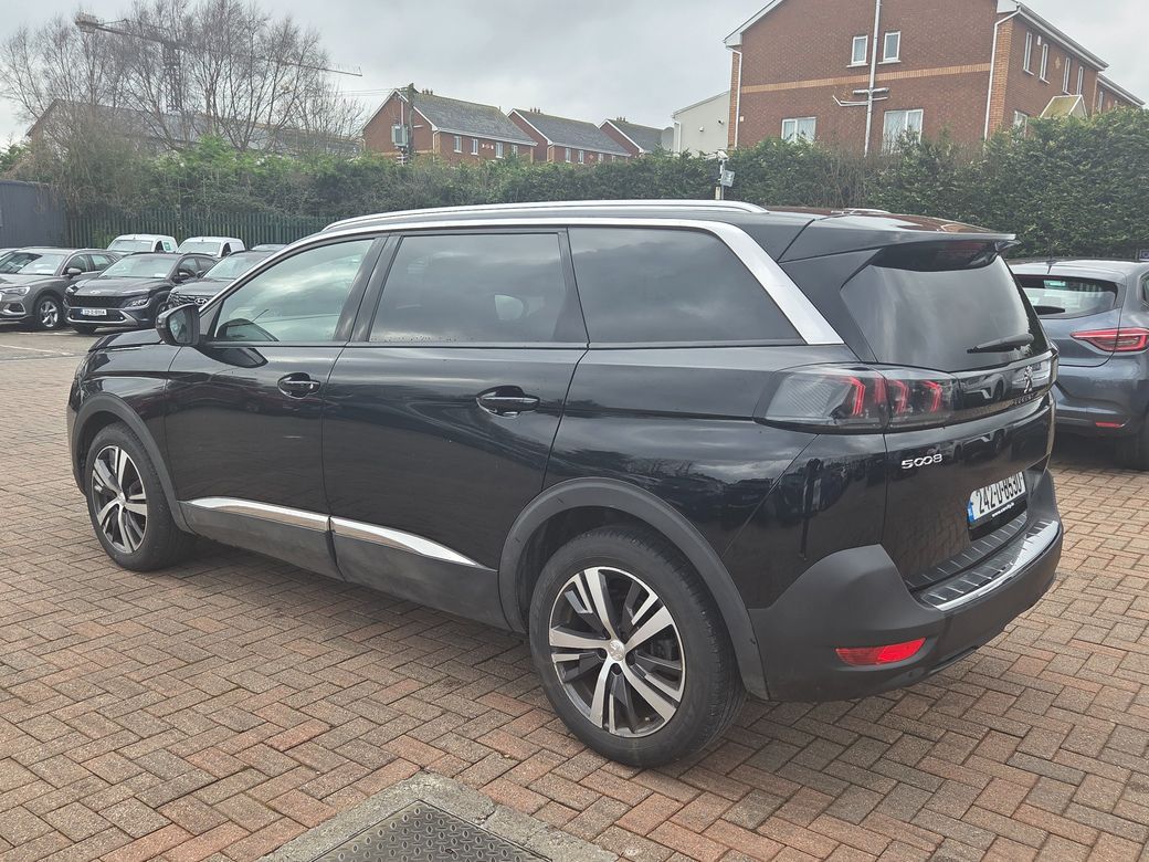 2024 Peugeot 5008