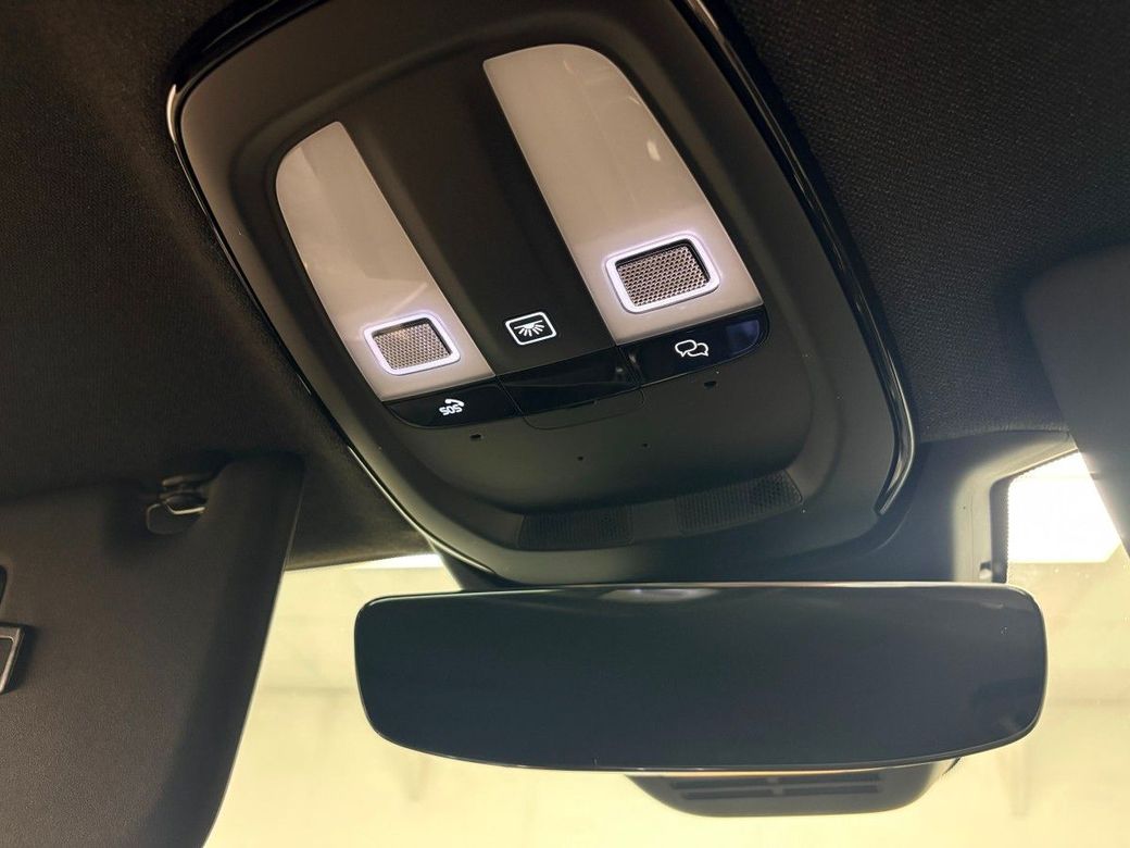 2023 Volvo XC40