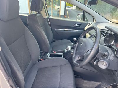 2012 Peugeot 5008
