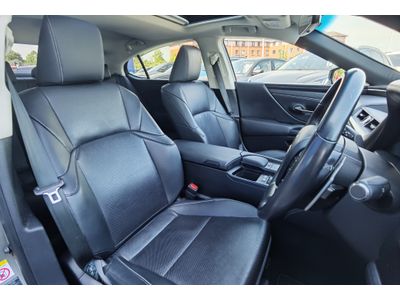 2020 Lexus ES 300h