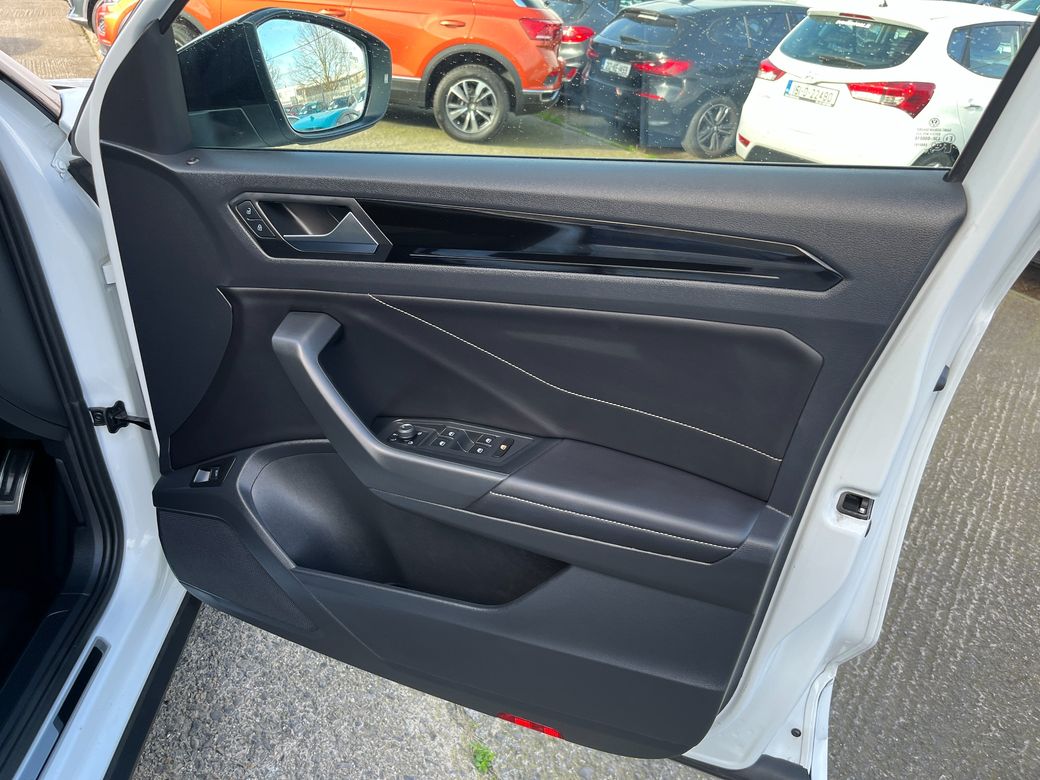 2023 Volkswagen T-Roc