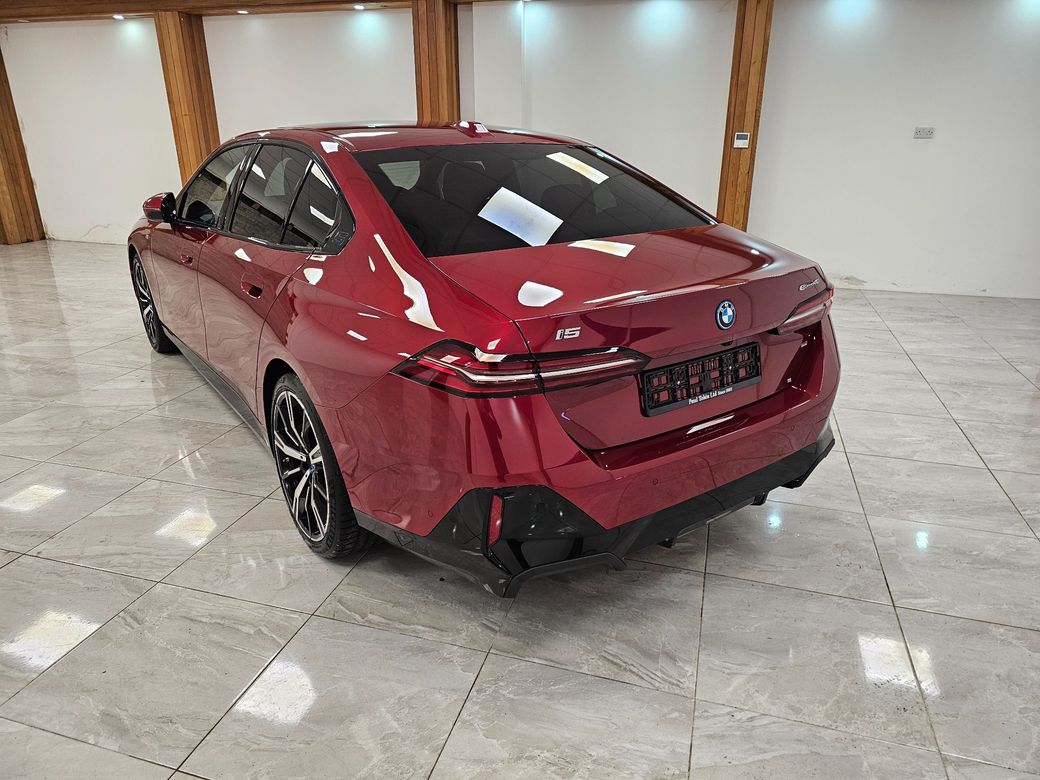 2026 BMW i5