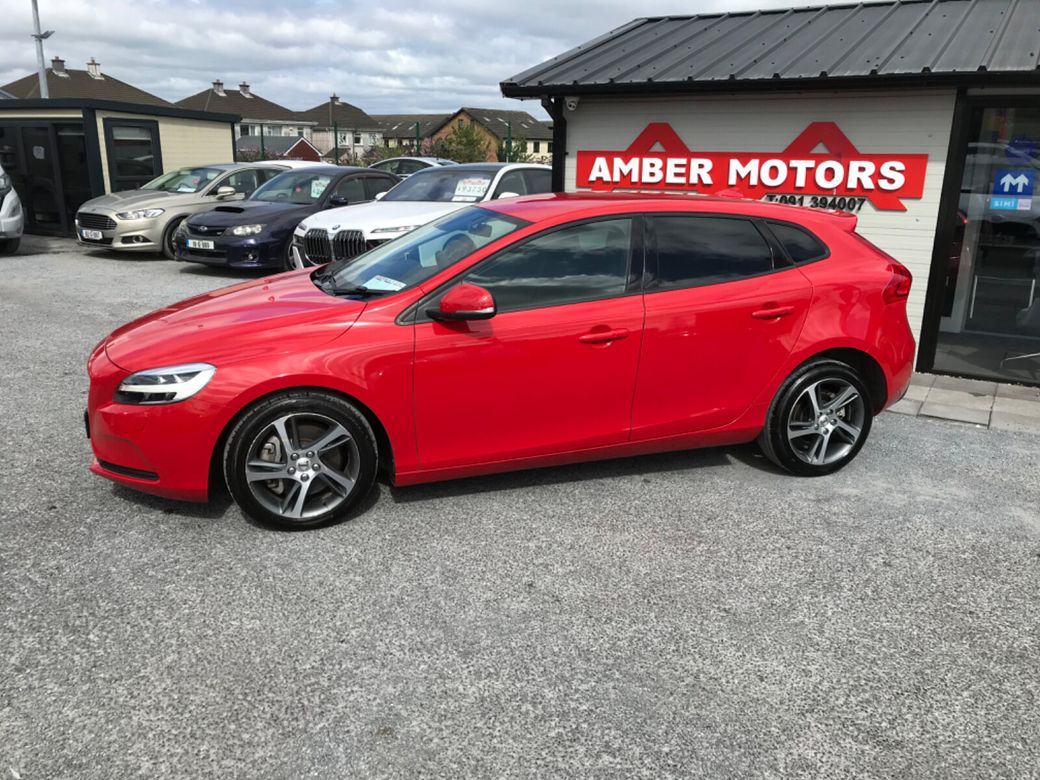 2018 Volvo V40