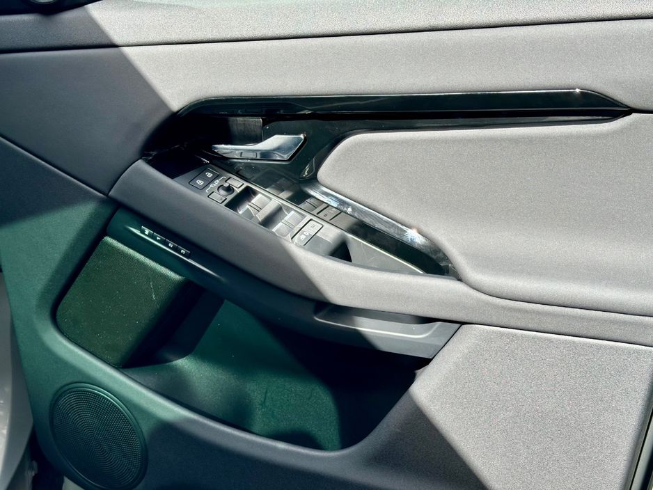 2025 Land Rover Range Rover Evoque